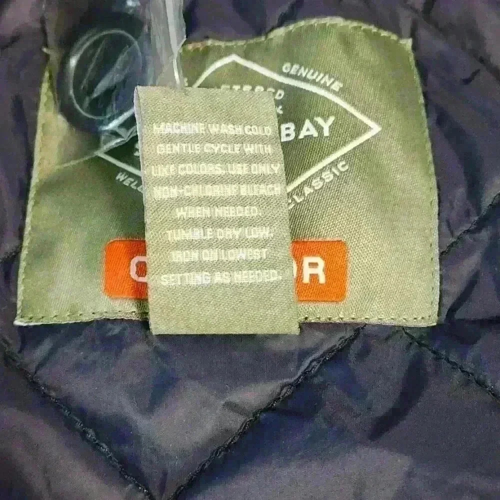 NWT St. John's Bay Outdoor Navy Blue Zip Up Vest Size M - Picture 3 of 6